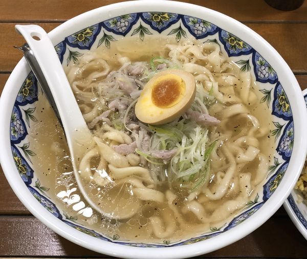 「ネギラーメン＋炒飯セット（￥840＋￥420）」@中国ラーメン 揚州商人 大和店の写真