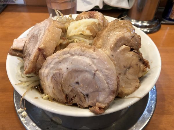 「小豚ラーメン」@麺屋穴場の写真