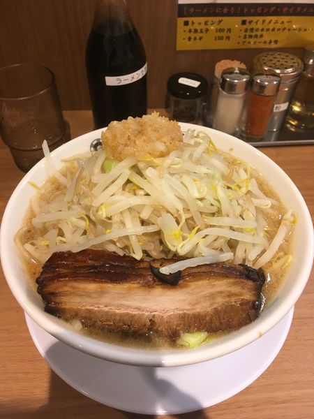 「ラーメン大盛り ニンニク抜き、油普通、野菜増し」@NOODLE FACTORY AIMの写真