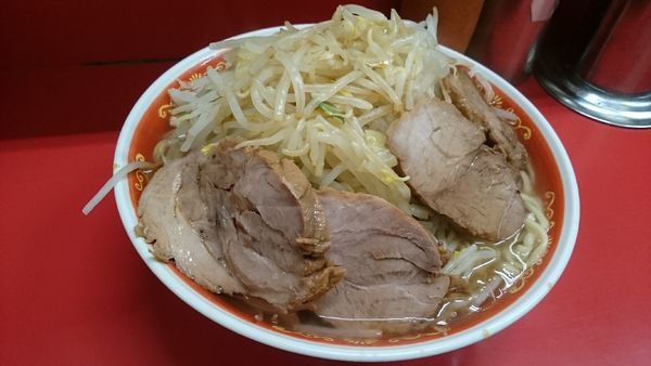 「麺増し・大ぶた・カタカタ(ヤサイマシカラメ)￥８５０」@ラーメン二郎 上野毛店の写真