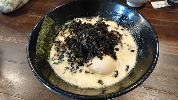 「味噌豚骨磯のりラーメン 味玉子」@四十三代目 哲麺 入間宮寺店の写真