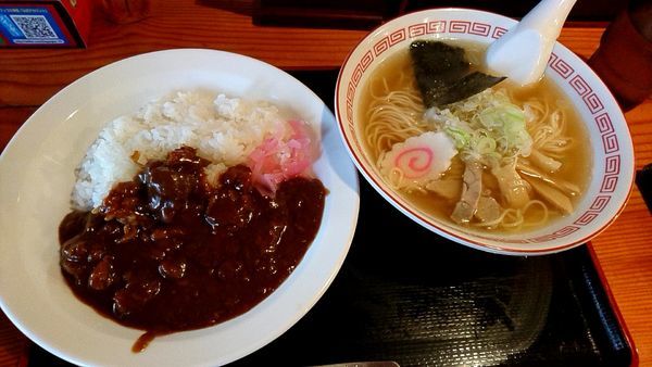 「Bセット（中華そば+牛すじカレーライス）　830円」@煮込み食堂 まるしばの写真