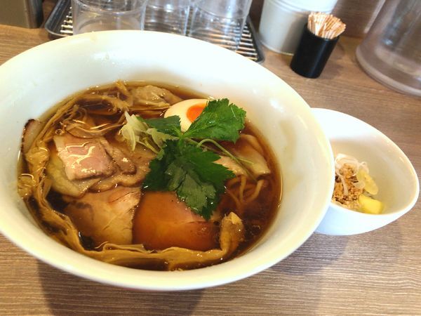 「特製醤油そば＋鶏バター醤油丼」@中華そば 和渦 TOKYOの写真