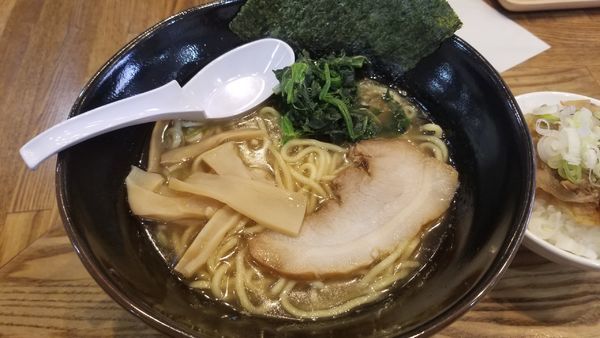 「二号らあめん　醤油　大盛　脂多め」@らあめん 万咲 松本店の写真