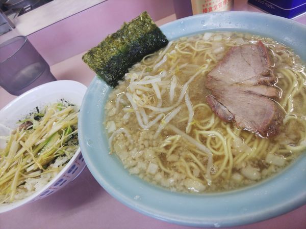 「ラーメン＆ネギ丼」@ラーメンショップ 緑ヶ丘店の写真