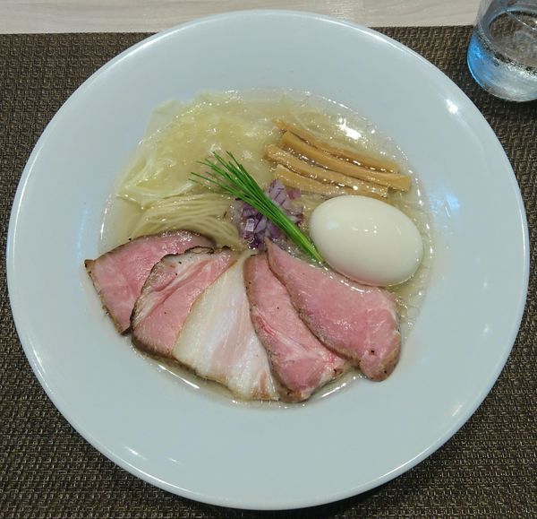 「特製中華蕎麦＜塩＞」@宍道湖しじみ中華蕎麦 琥珀 東京本店の写真