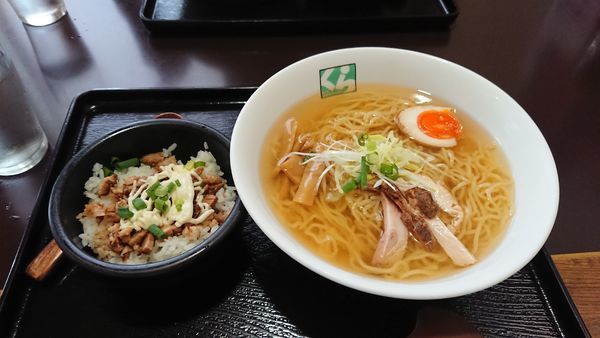 「冷やし塩らーめん＋チャーシュー丼」@喜多方ラーメン 蔵 まゆみだ店の写真