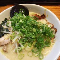 チャーシューらーめん 980円+ネギ 50円