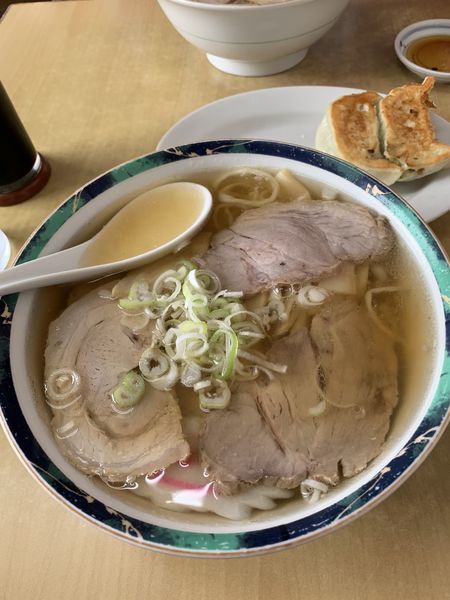 「ハーフ＆ハーフと餃子」@佐野らーめん 麺龍の写真