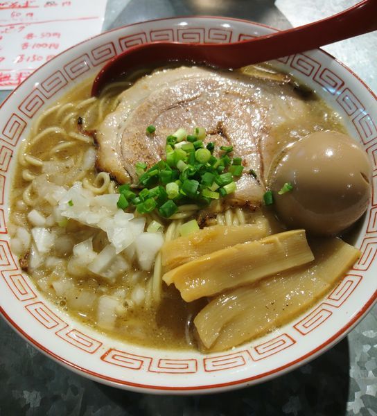 「煮干しそば大盛 味玉」@らーめんキッチン かえでの写真