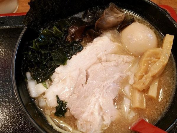 「特製ラーメン」@イレブンフーズ 源流 南品川店の写真