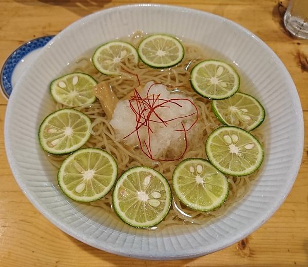 「冷製すだちそば(850円)」@支那そば 大和 稲荷町本店の写真