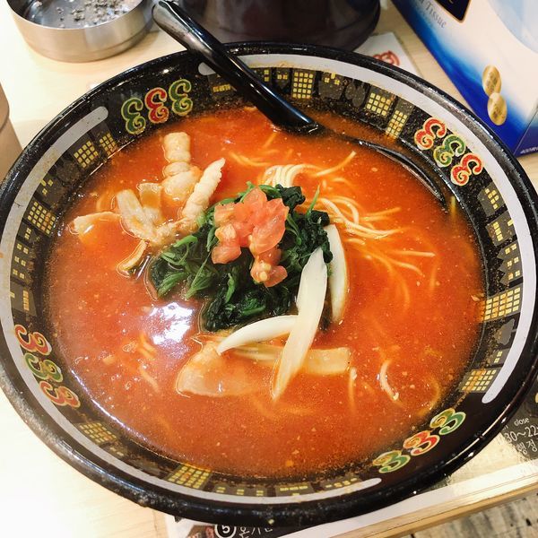 「トマトラーメン」@トマトラーメンと辛めん 三味の写真