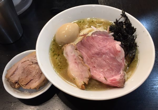 「冷やし(塩)＋味玉＋厚切り豚＋冷やし和え玉(塩)」@陽はまたのぼるの写真