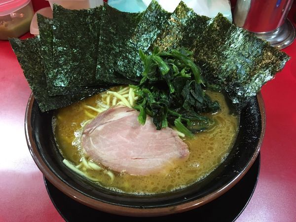 「ラーメン ＋ のり」@家系ラーメン とらきち家の写真