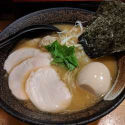 特製濃厚鶏骨醤油そば ¥980