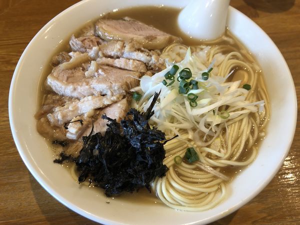 「煮干そば（大盛）＆チャーシュー」@中村屋総本山の写真