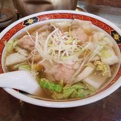 わんたんめん塩/細麺/大盛(¥830)