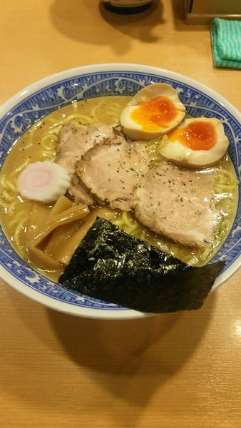 「特製中華そば」@中華そば 青葉 大宮東口店の写真