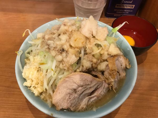 「小ラーメン740円 生卵50円」@ラーメンBoo Boo太郎。の写真