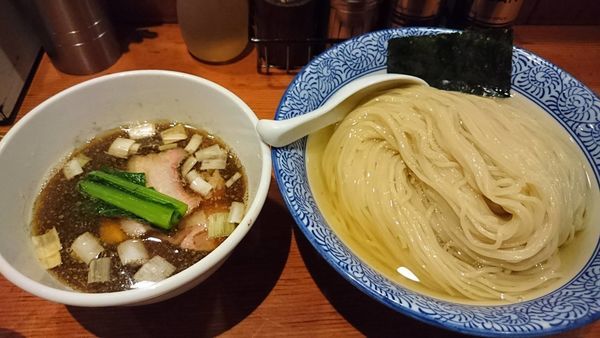 「濃厚昆布水のつけ麺醤油、大盛」@麺処 ほん田の写真