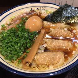 わんたん麺 煮玉子入り