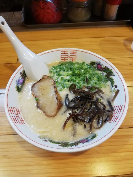 「博多豚骨ラーメン　590円」@コハクノトキの写真