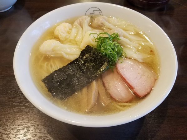 「特製ワンタン麺(肉、海老ハーフ)白ダシ」@八雲の写真