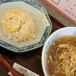 ネギラーメンと半焼飯 780円