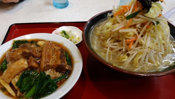 「タンメン　角煮丼」@らーめん まるともの写真