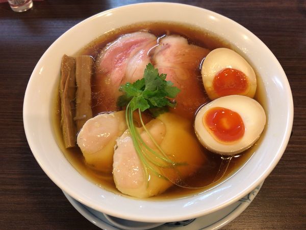 「特製醤油らぁ麺」@らぁ麺 紫陽花の写真