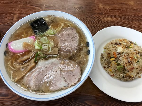 「ラーメン半チャーハン 850円」@チーナン食堂の写真