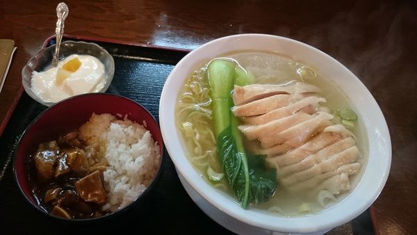 「とりそばとマーボ豆腐丼セット（880円）」@富泉楼 COZINHAの写真