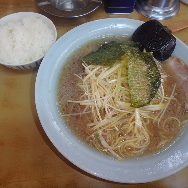 「ネギラーメン (650円)、半ライス(100円)」@ラーメンショップ 練間の写真