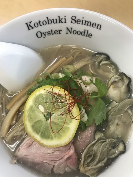 「牡蠣そば」@中華そば よしかわの写真