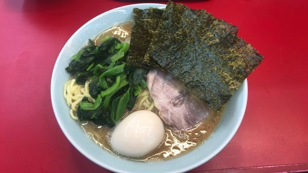 「半熟味玉ラーメン 大」@横浜ラーメン武蔵家 薬園台店の写真