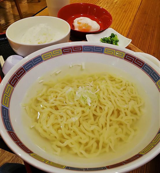 「つるの湯温泉塩ラーメン＋おじやセット（800円）」@日本橋ふくしま館 MIDETTE ミデッテの写真