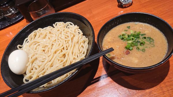 「濃厚つけ麺＋味玉」@中華そば 輝羅の写真