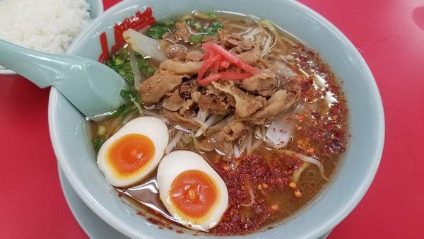 「期間限定　豚バラもやしらーめん　味玉トッピング」@山岡家 松本店の写真