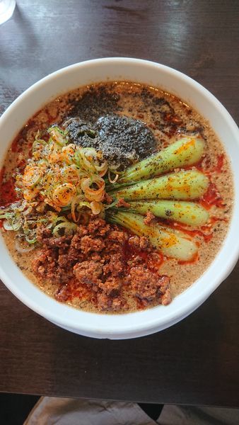 「黒ごま担々麺大盛」@つけ麺や 辰盛の写真