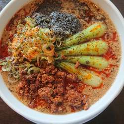 黒ごま担々麺大盛