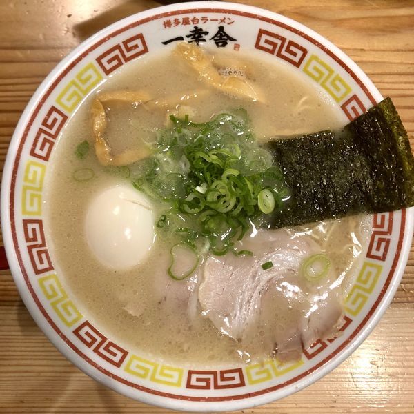 「味玉豚骨ラーメン (820円)」@博多屋台一幸舎 博多一番街店の写真
