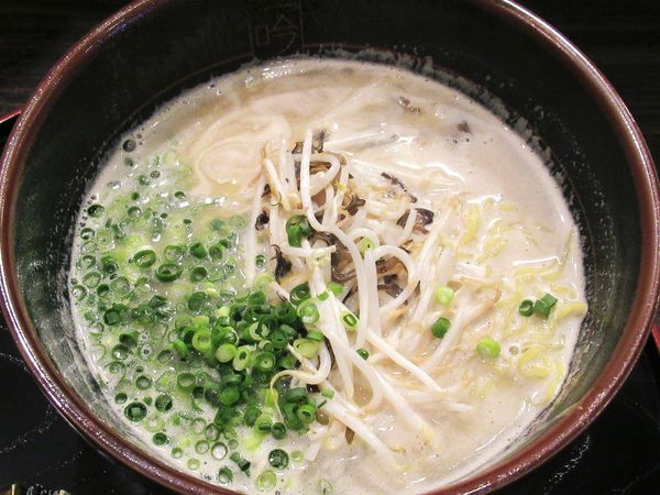 「鯏豚骨ラーメン（690円）」@吟麺の写真
