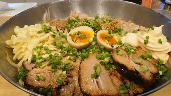 「特製ぶんぶんまぜそば」@麺屋 虎次郎の写真