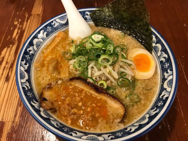 「味噌ラーメン 780円 固め」@麺屋いつきの写真