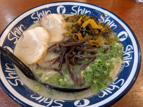 「平日ランチメニュー(11時〜15時) 博多ShinShinらーめ」@博多らーめん ShinShin KITTE博多店の写真