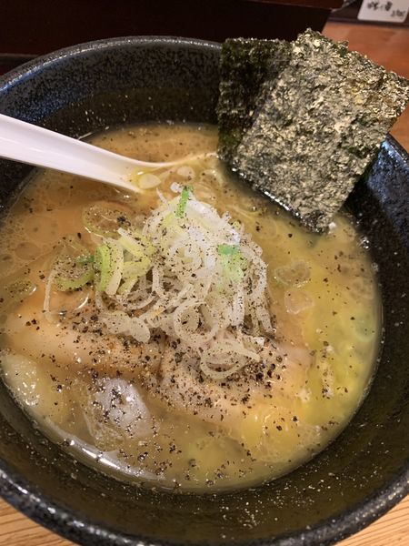 「黒猿にんにくバターらーめん」@麺や 猿の写真