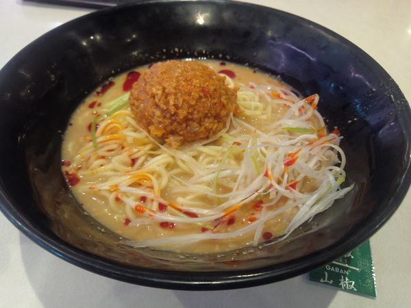 「濃厚冷やし担々麺４１０円」@はま寿司 ポンテポルタ千住店の写真