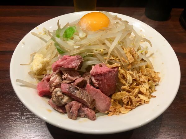 「汁なし【限定】大盛 700円」@牛骨らーめん 牛王の写真