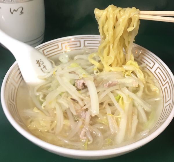 「湯麺680円他」@餃子の店 おけ以の写真